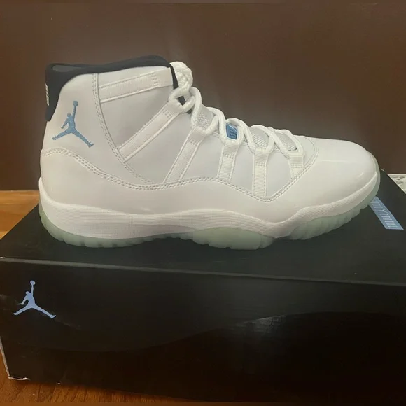 Jordan 11 Ice White